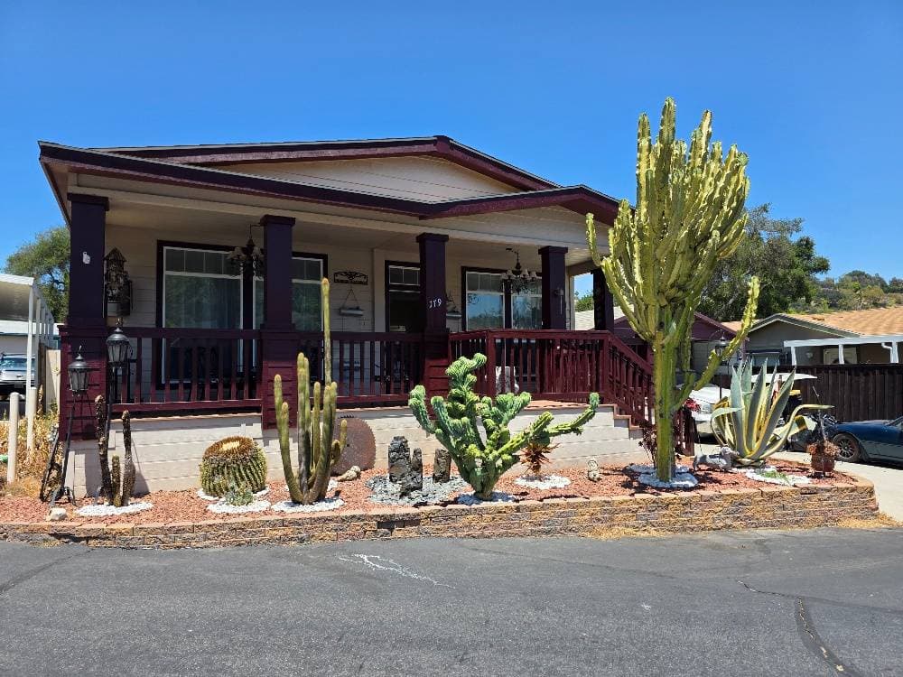 Manufactured home in Fallbrook, CA 92028