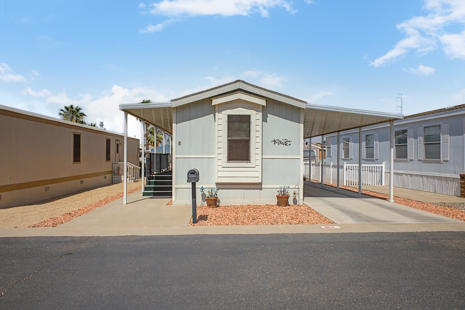 Manufactured home in Phoenix, AZ 85022