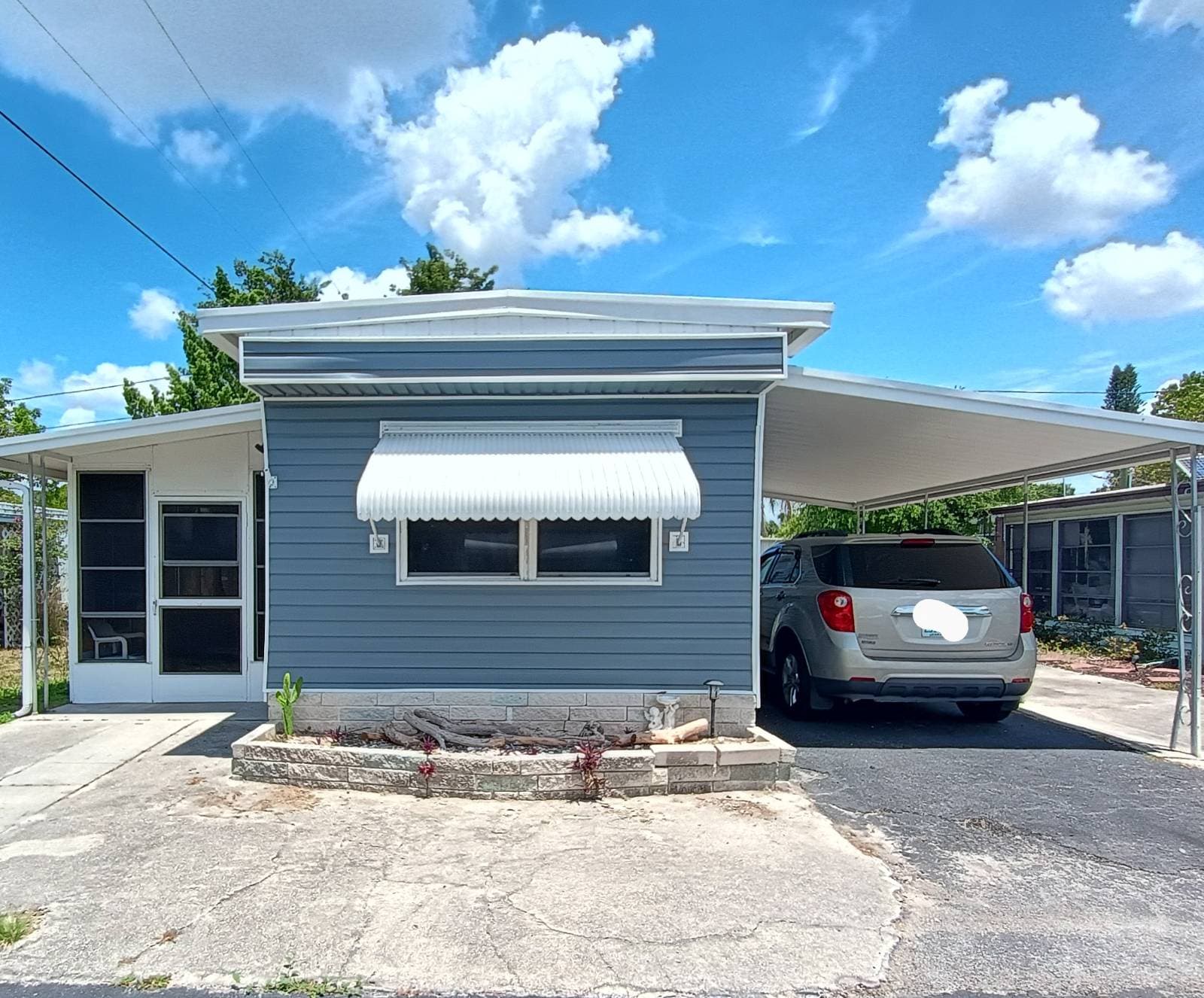 Manufactured home in St Petersburg, FL 33709
