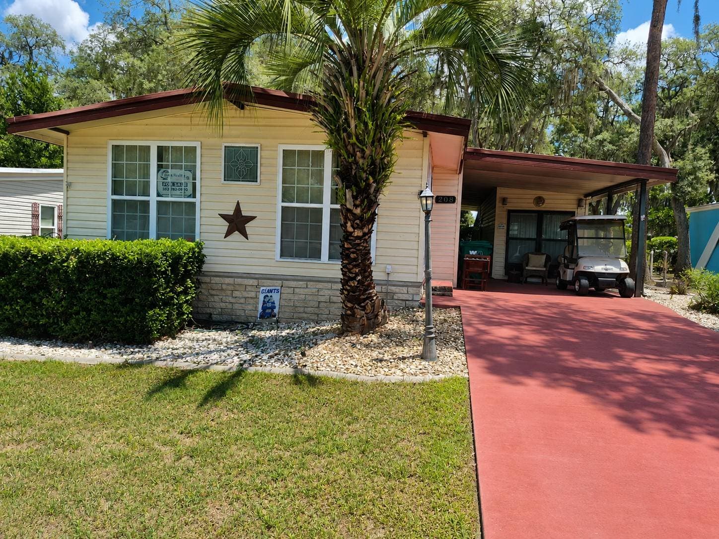 Manufactured home in LADY LAKE, FL 32159