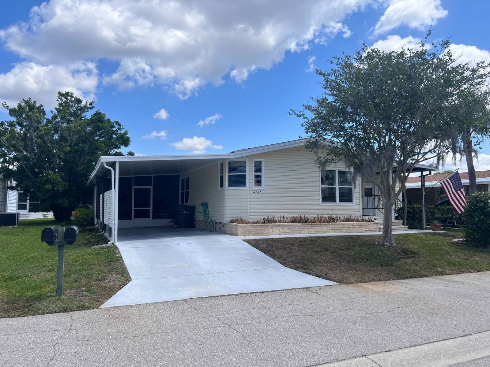 Manufactured home in Sarasota, FL 34241