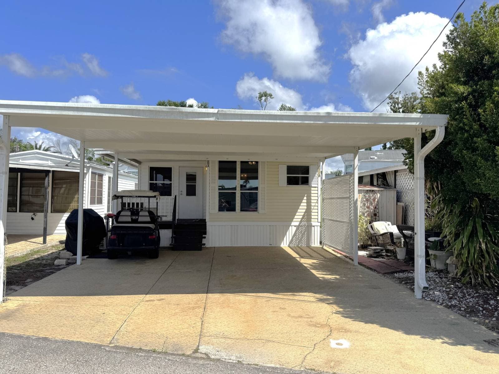 Manufactured home in Holiday, FL 34690