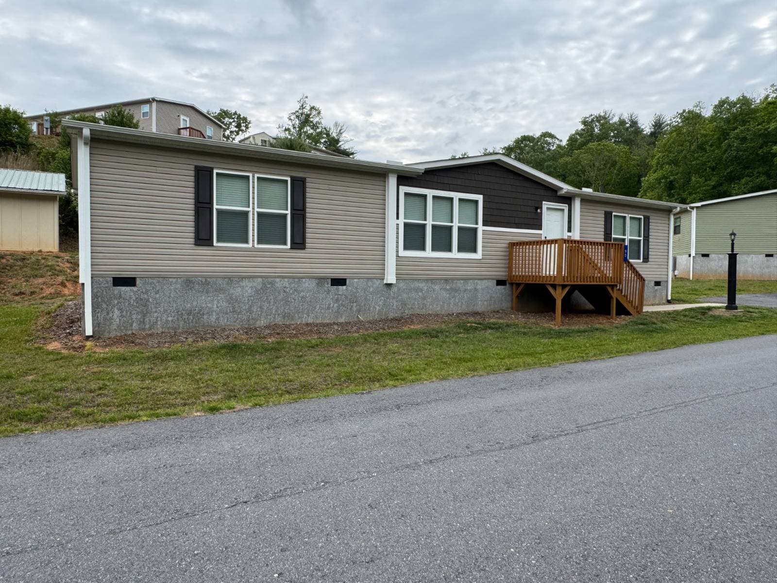 Manufactured home in Fairview, NC 28730