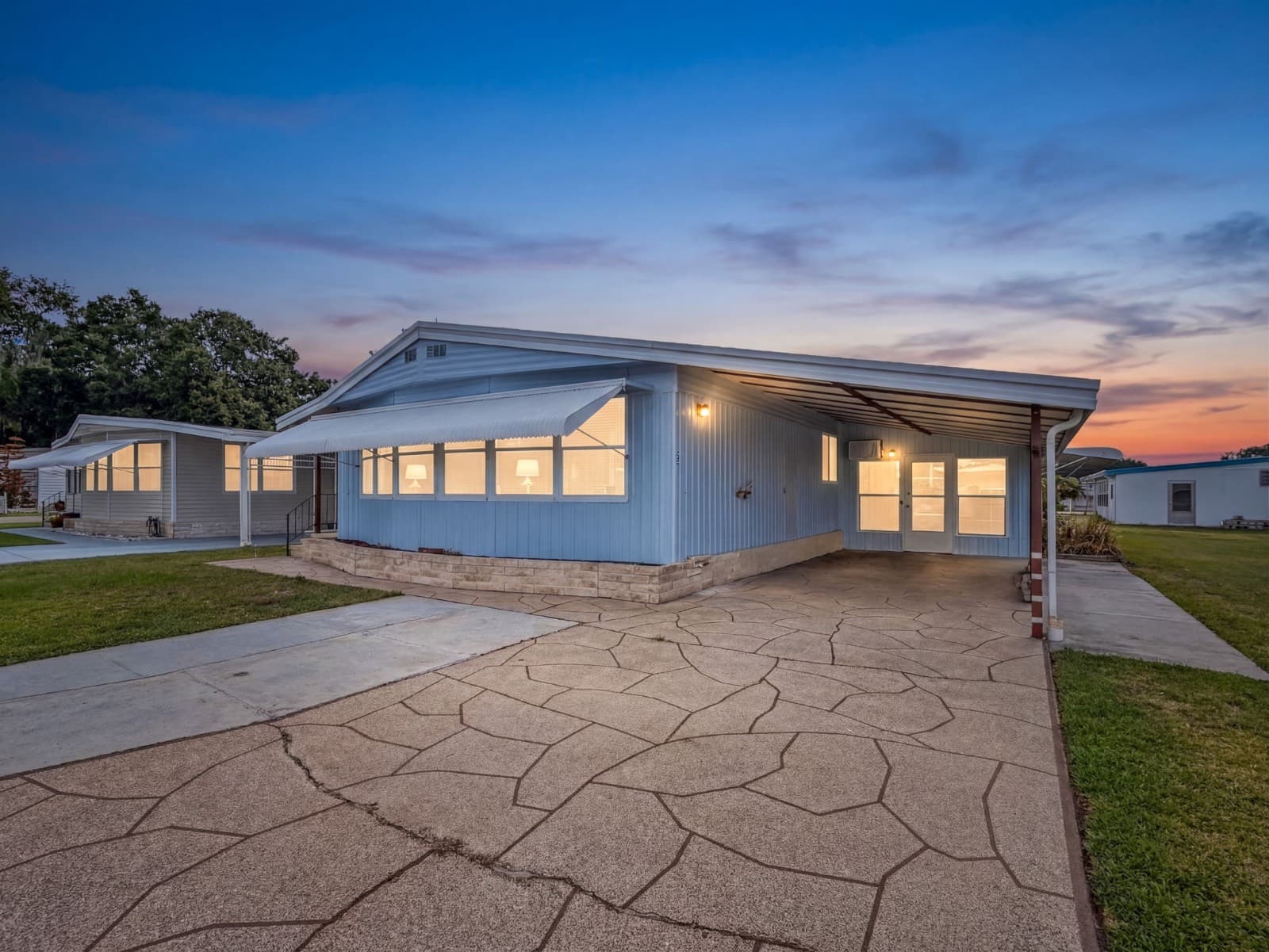 Manufactured home in Haines City, FL 33844