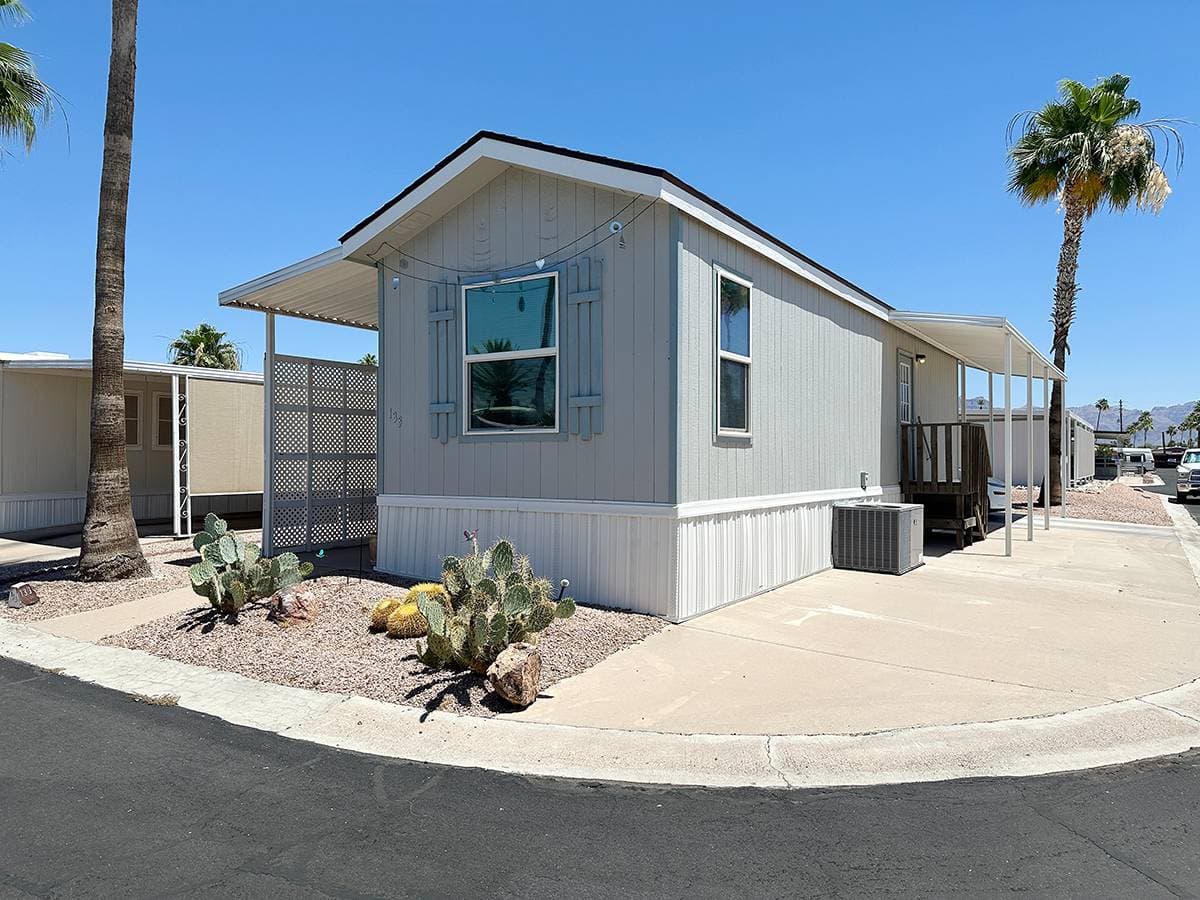 Manufactured home in Apache Junction, AZ 85120