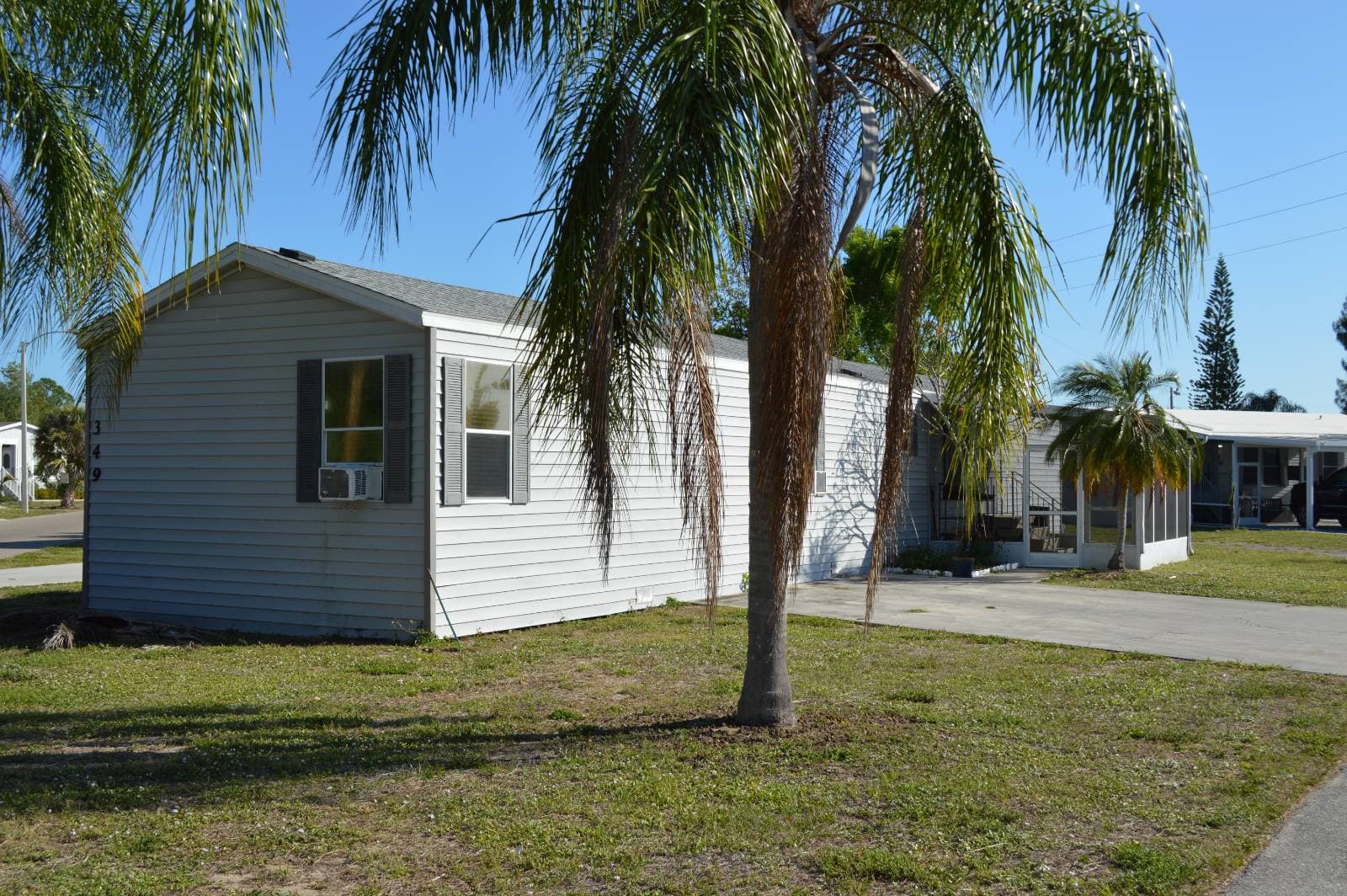 Manufactured home in North Fort, FL 33903