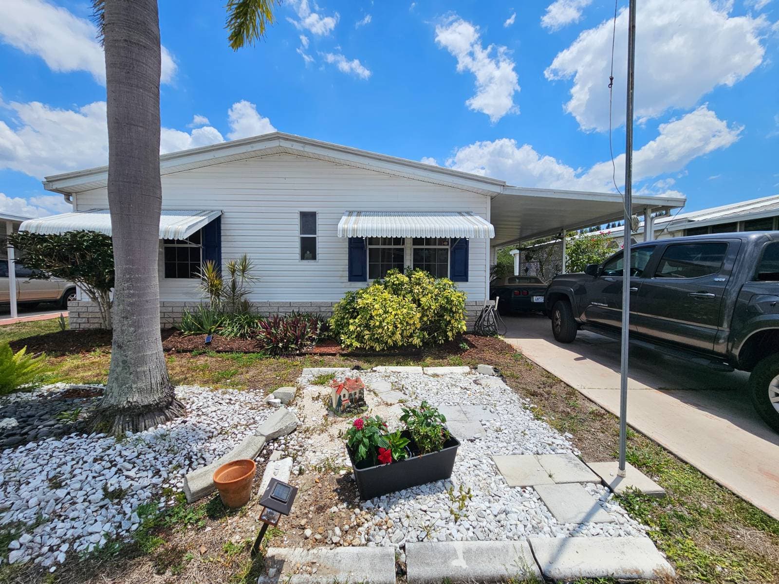 Manufactured home in North Fort Myers, FL 33917