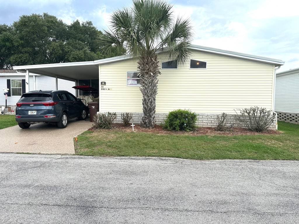 Manufactured home in Mulberry, FL 33860