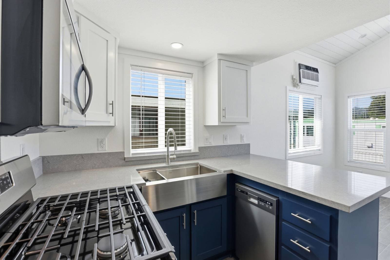 Manufactured home in South San Francisco, CA 94080