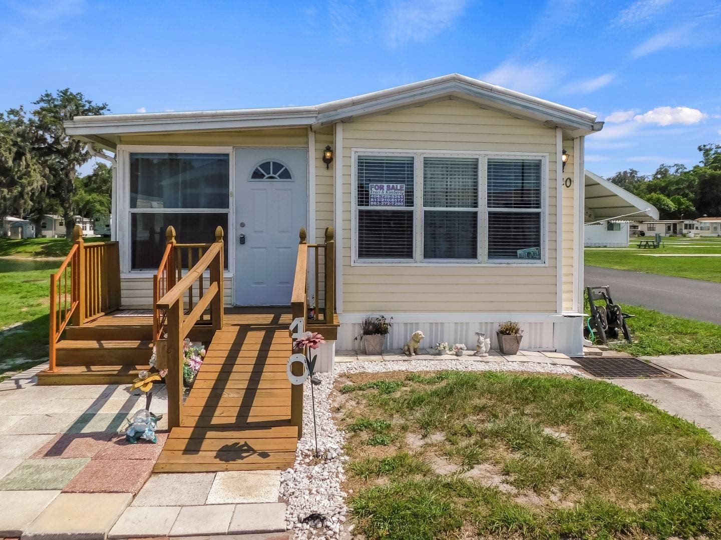 Manufactured home in Zephyrhills, FL 33541