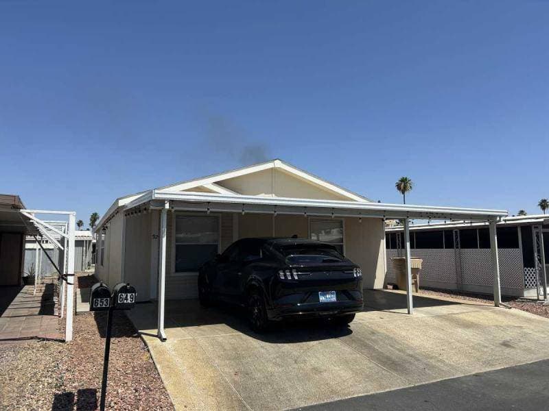 Manufactured home in Phoenix, AZ 85043