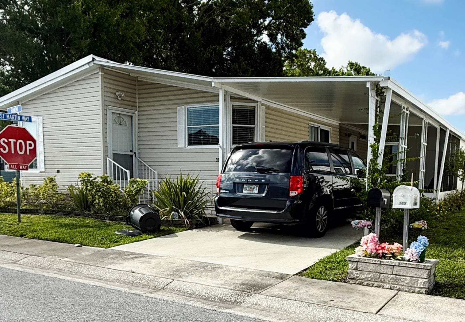 Manufactured home in Largo, FL 33771