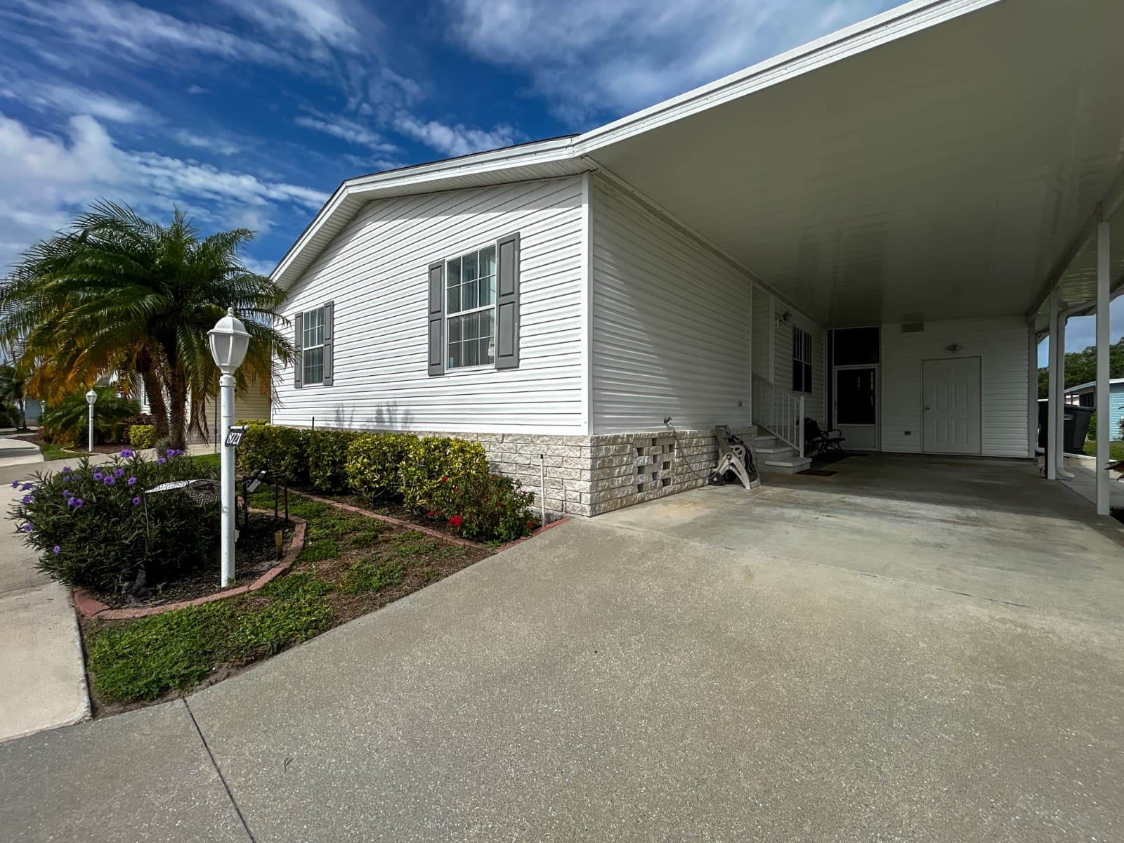 Manufactured home in Palmetto, FL 34221