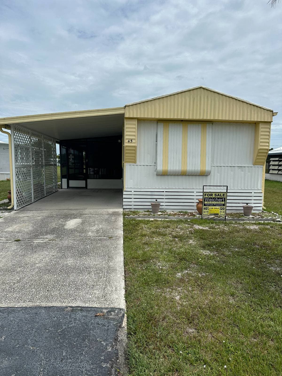 Manufactured home in Saint Cloud, FL 34771