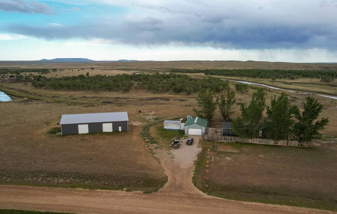 Manufactured home in Kaycee, WY 82639