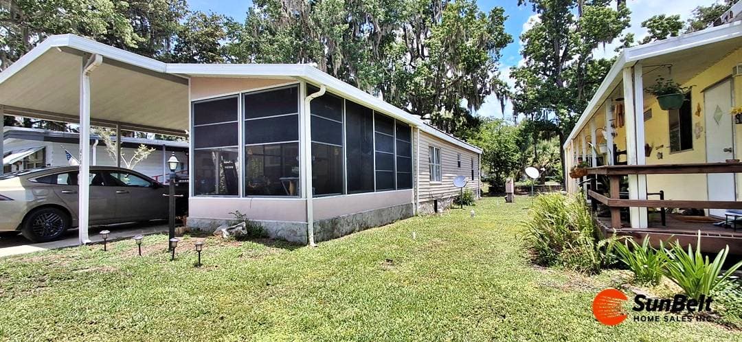 Manufactured home in Ocala, FL 34482