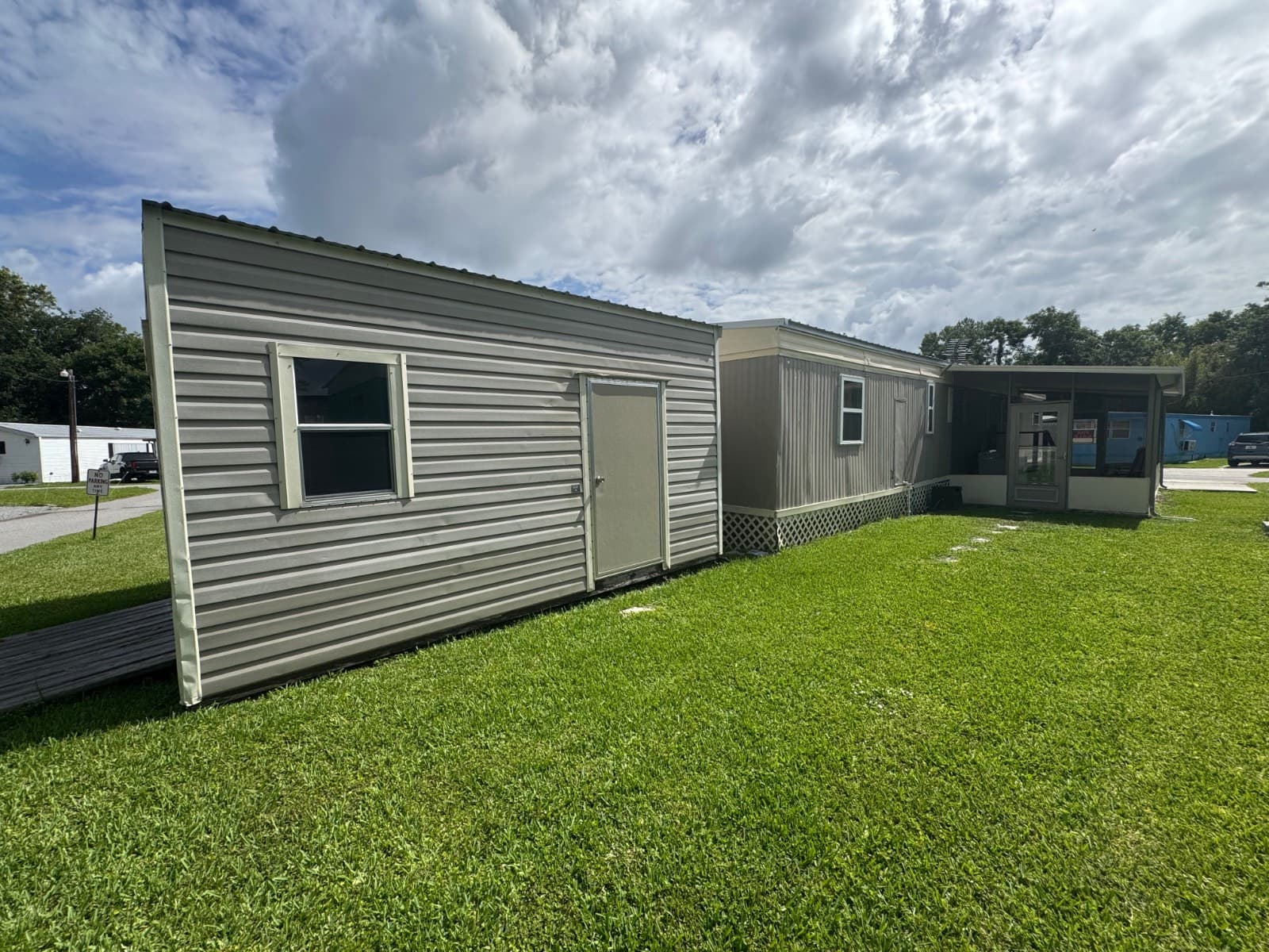 Manufactured home in Titusville, FL 32796