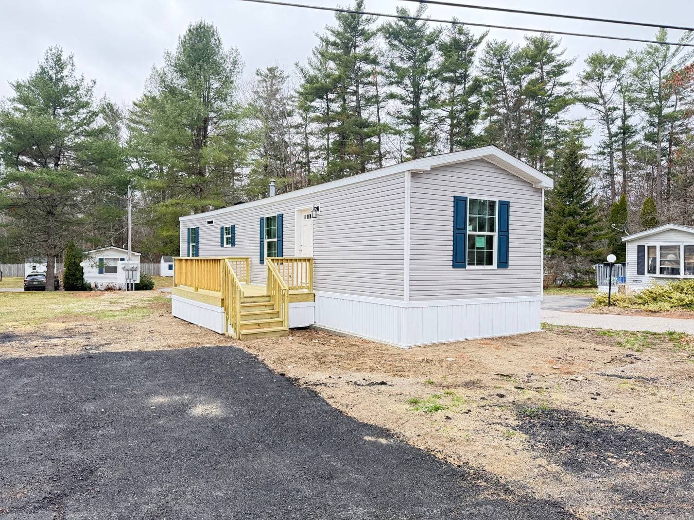 Manufactured home in Old Orchard Beach, ME 04064