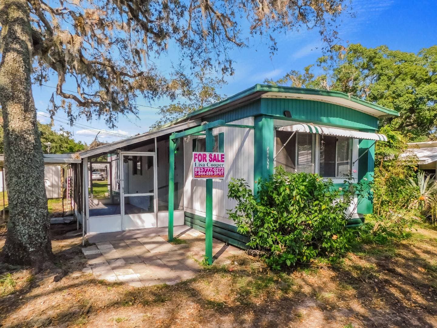 Manufactured home in Zephyrhills, FL 33541