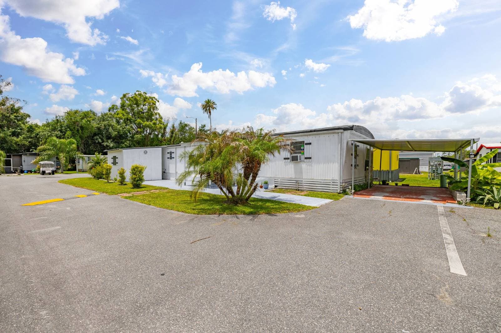 Manufactured home in Kissimmeee, FL 34746