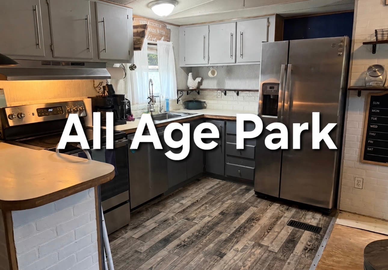 Manufactured home in Titusville, FL 32780