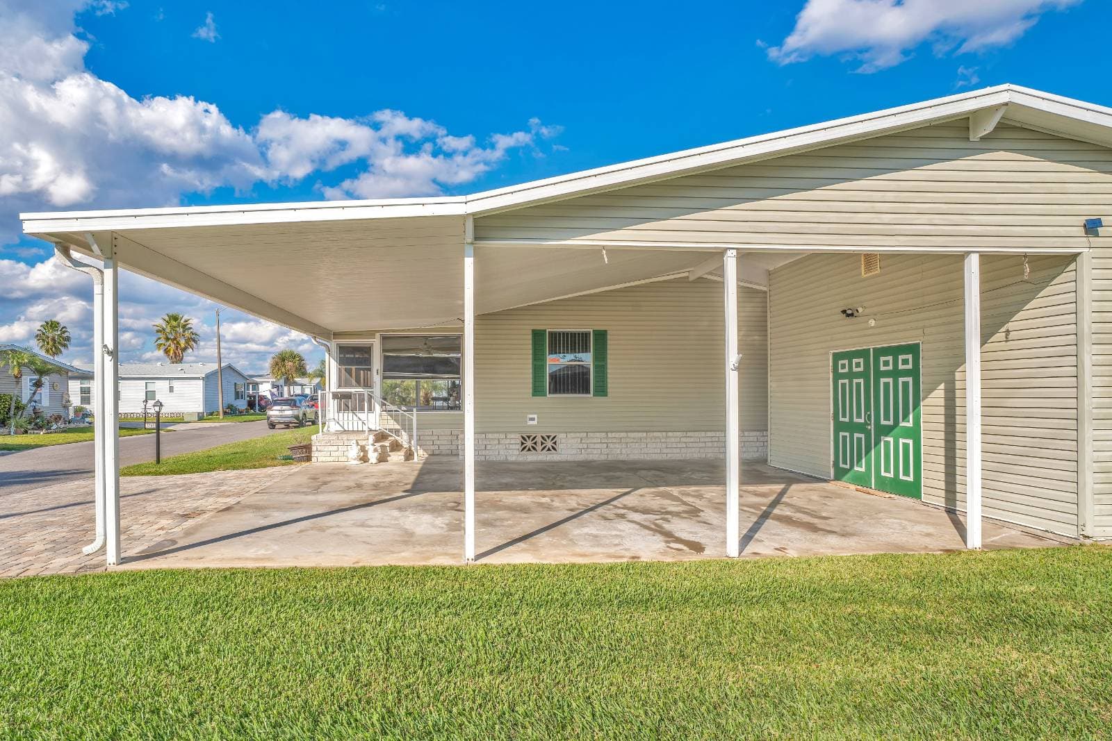 Manufactured home in Kissimmee, FL 34758
