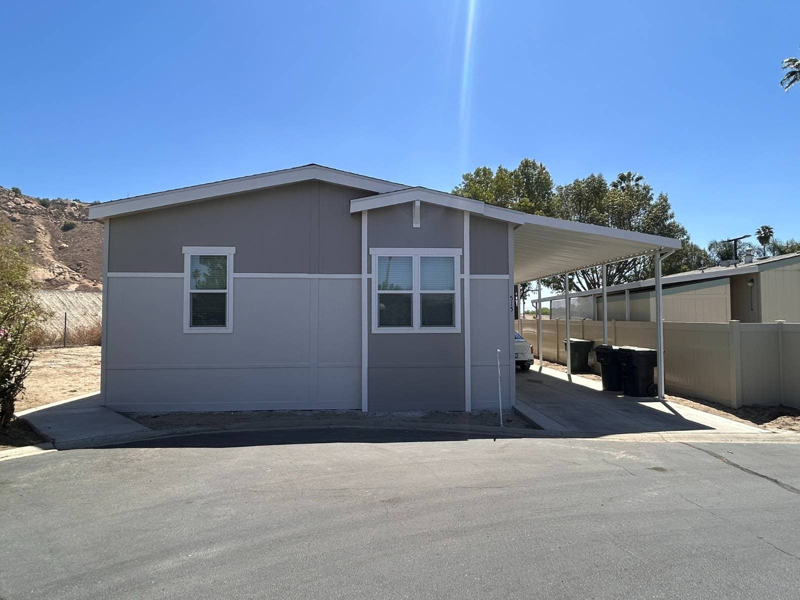 Manufactured home in Riverside, CA 92509