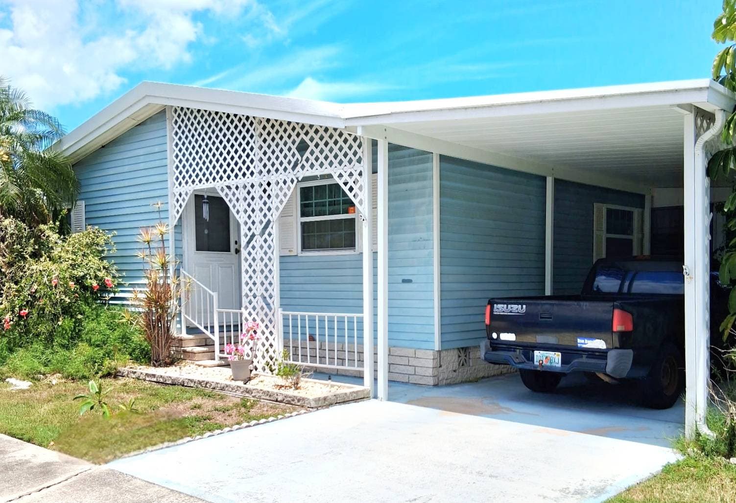 Manufactured home in Largo, FL 33771