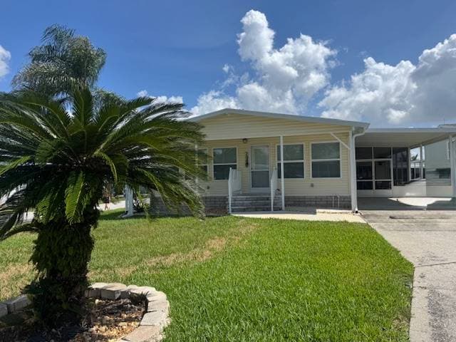 Manufactured home in Haines City, FL 33844