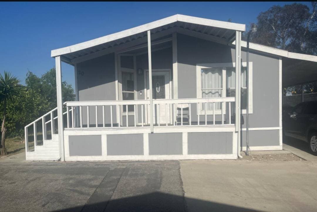 Manufactured home in Fontana, CA 92335