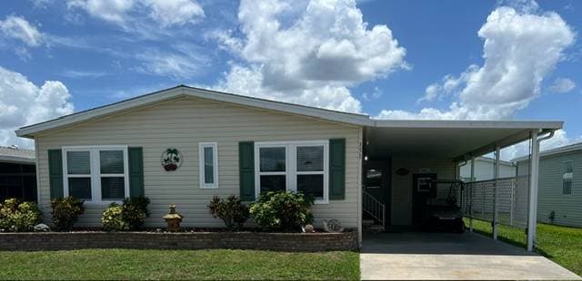 Manufactured home in Parrish, FL 34219