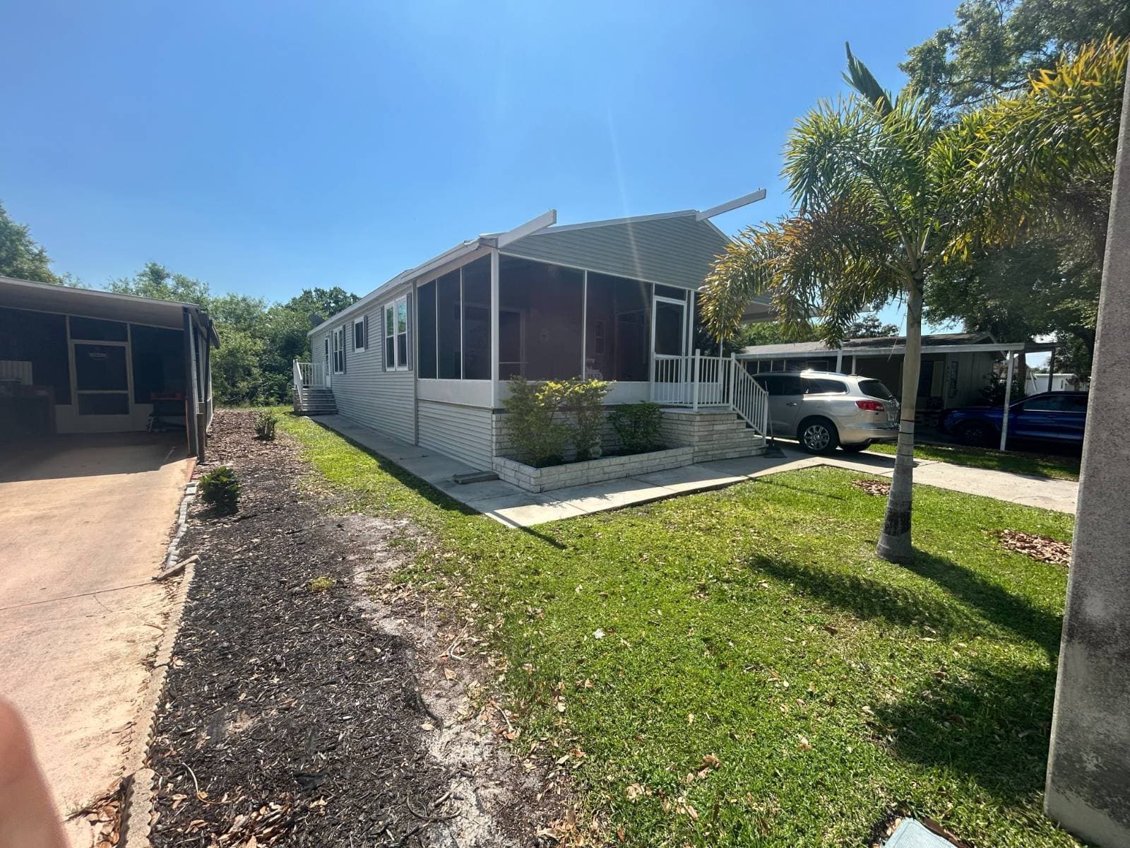 Manufactured home in Tampa, FL 33635
