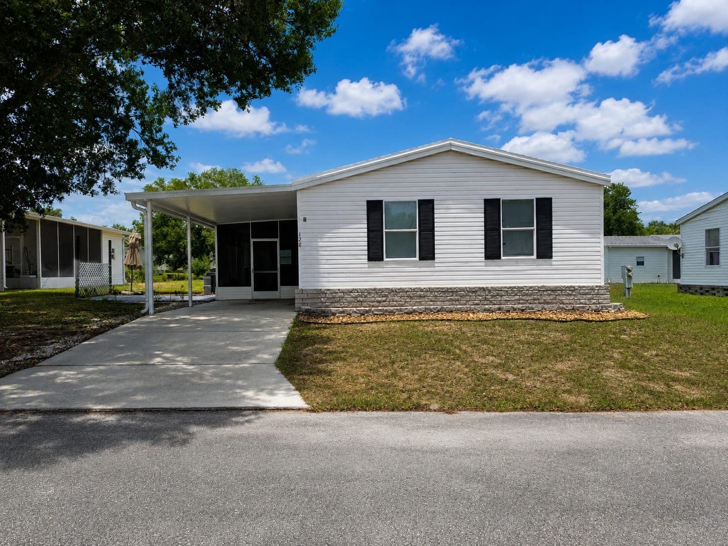 Manufactured home in Davenport, FL 33897