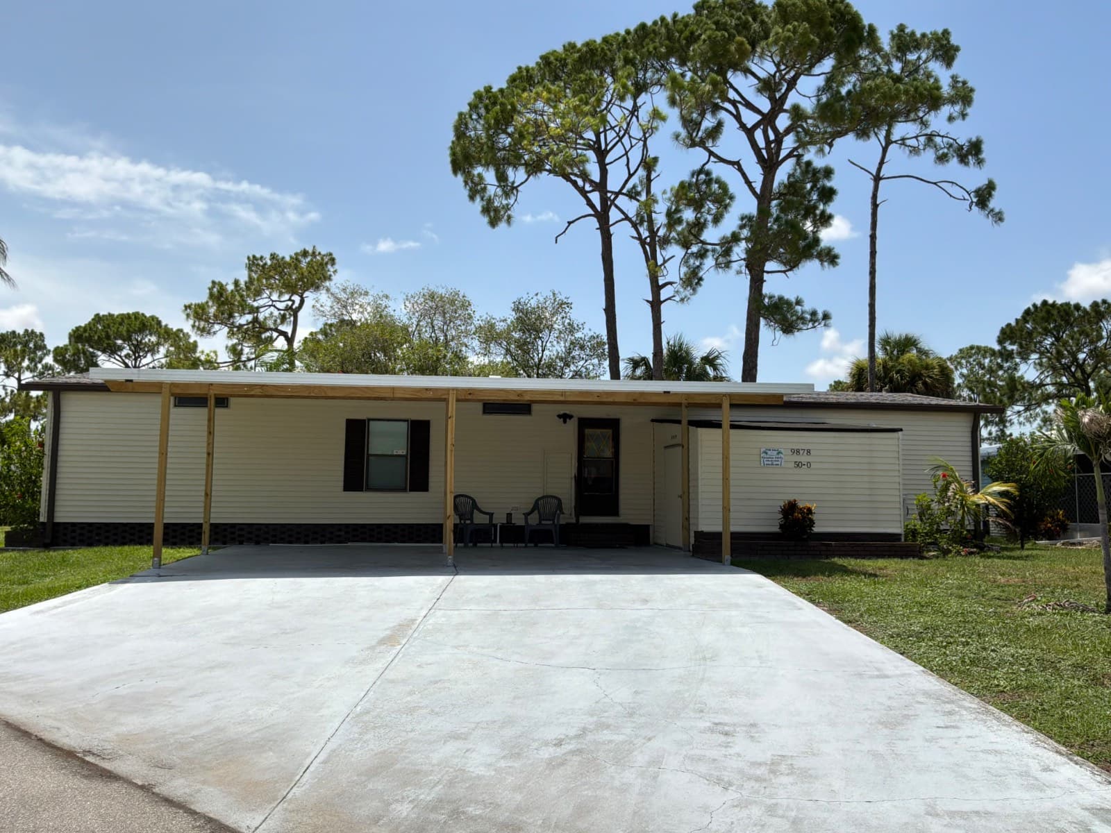 Manufactured home in North Fort Myers, FL 33903