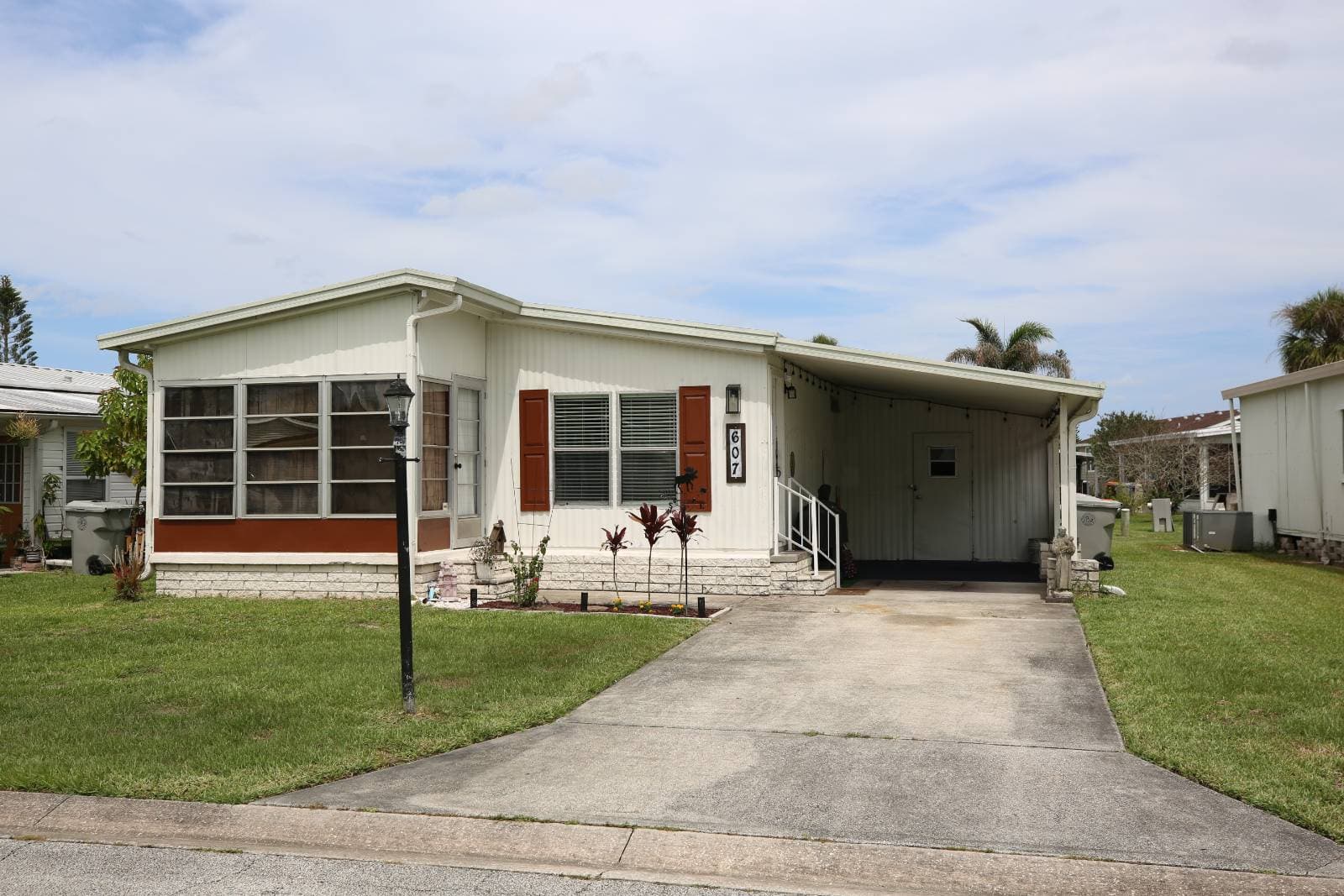 Manufactured home in VERO BEACH, FL 32966