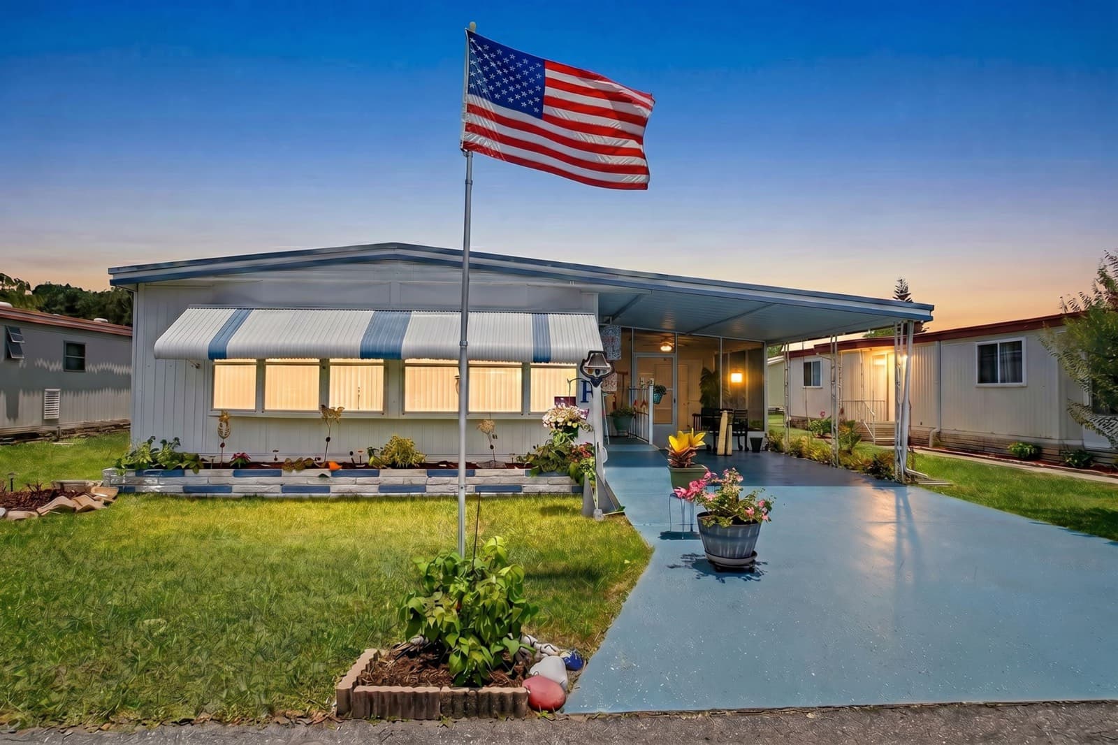 Manufactured home in Haines City, FL 33844