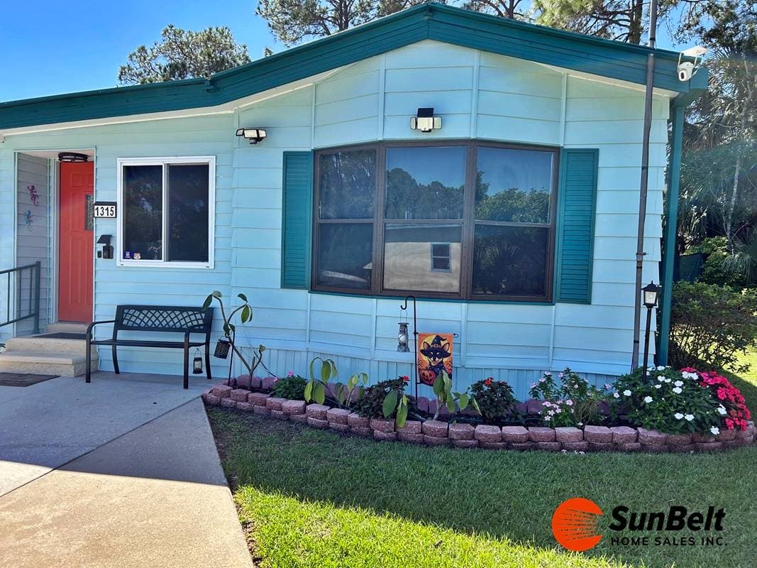 Manufactured home in Eustis, FL 32726