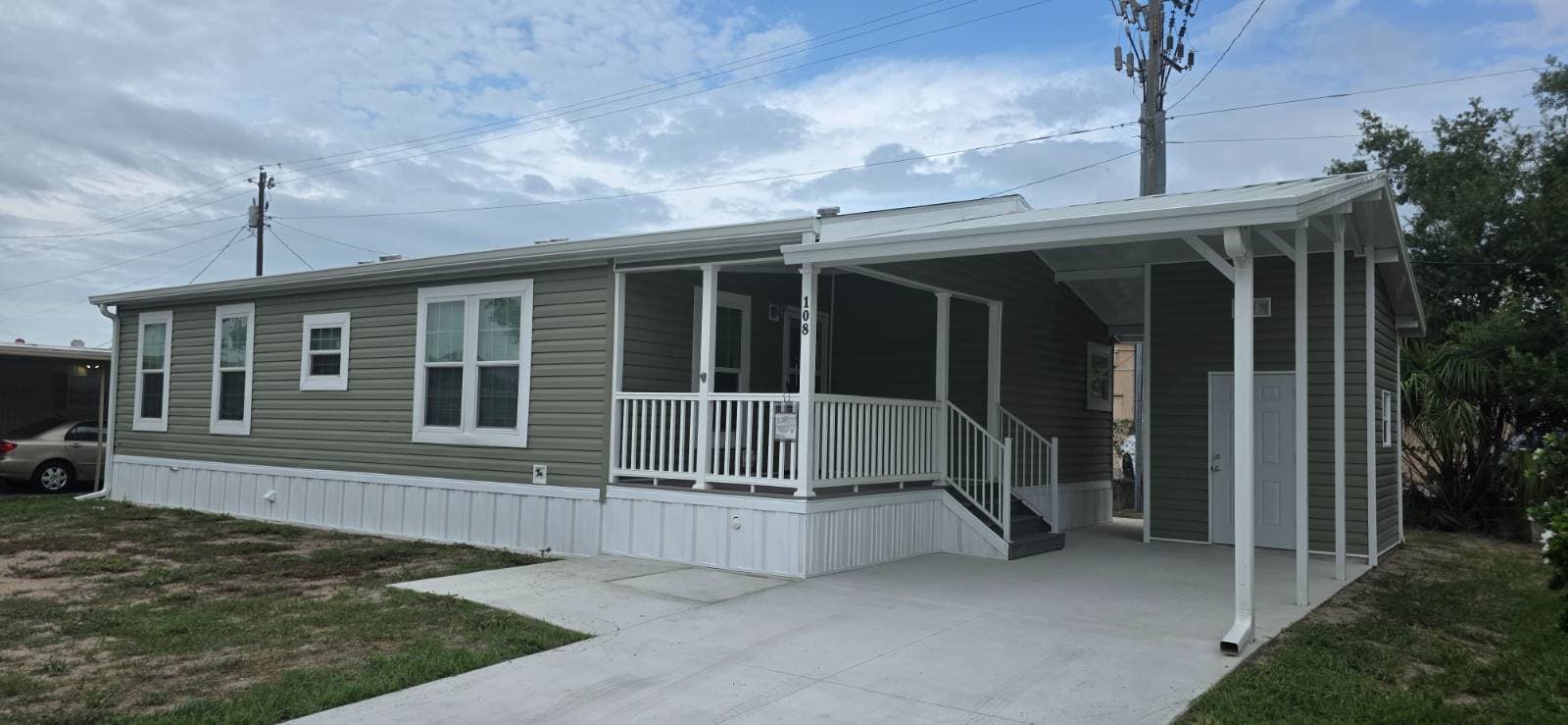 Manufactured home in Palmetto, FL 34221