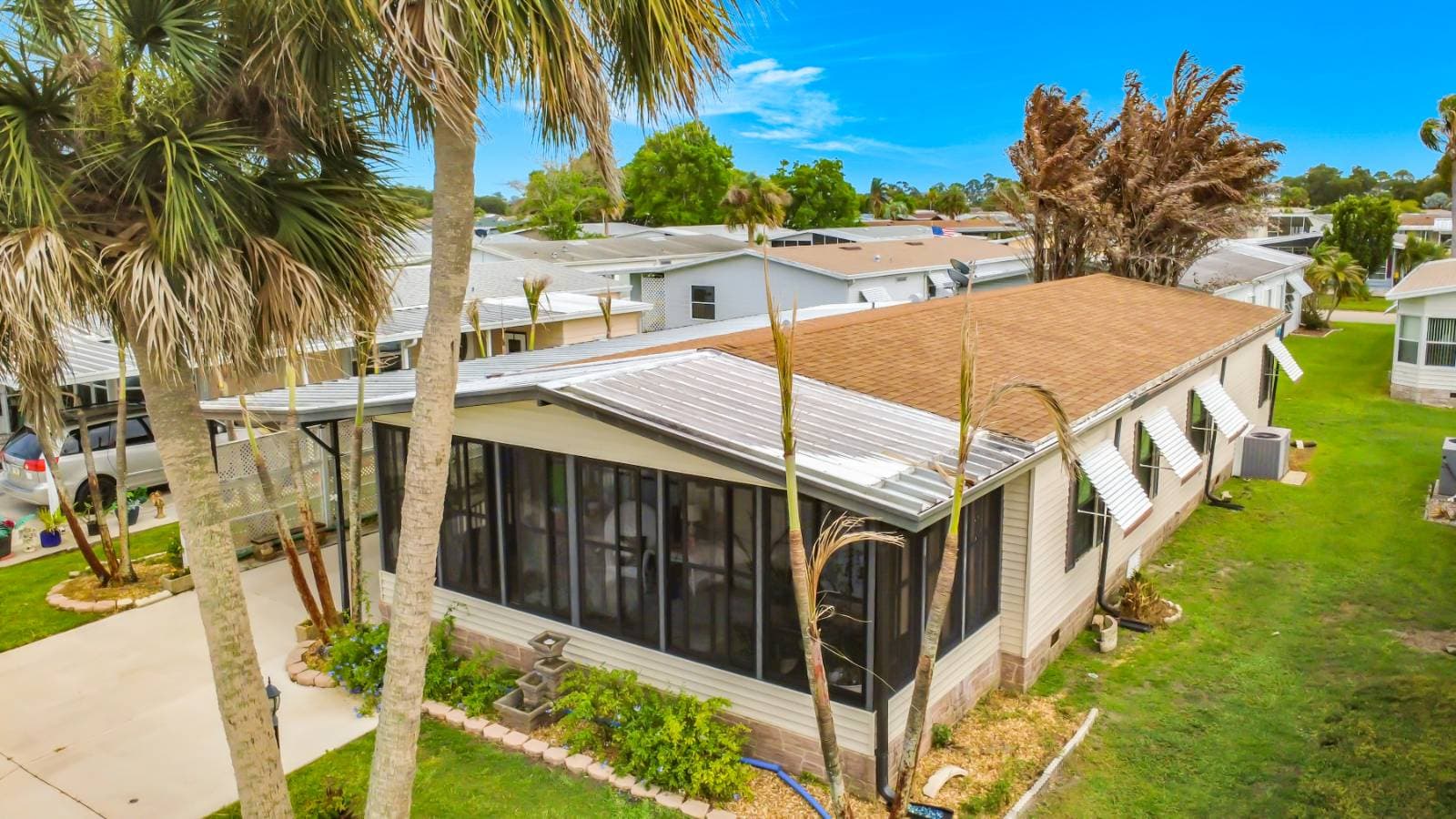 Manufactured home in Melbourne, FL 32904