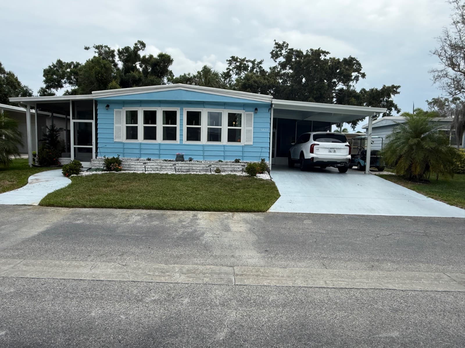 Manufactured home in Sarasota, FL 34233