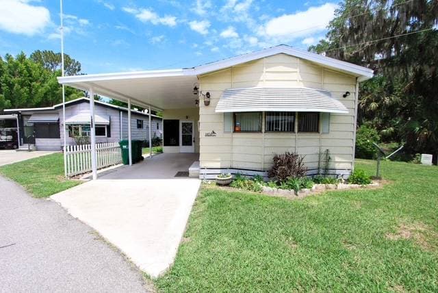 Manufactured home in Eustis, FL 32726
