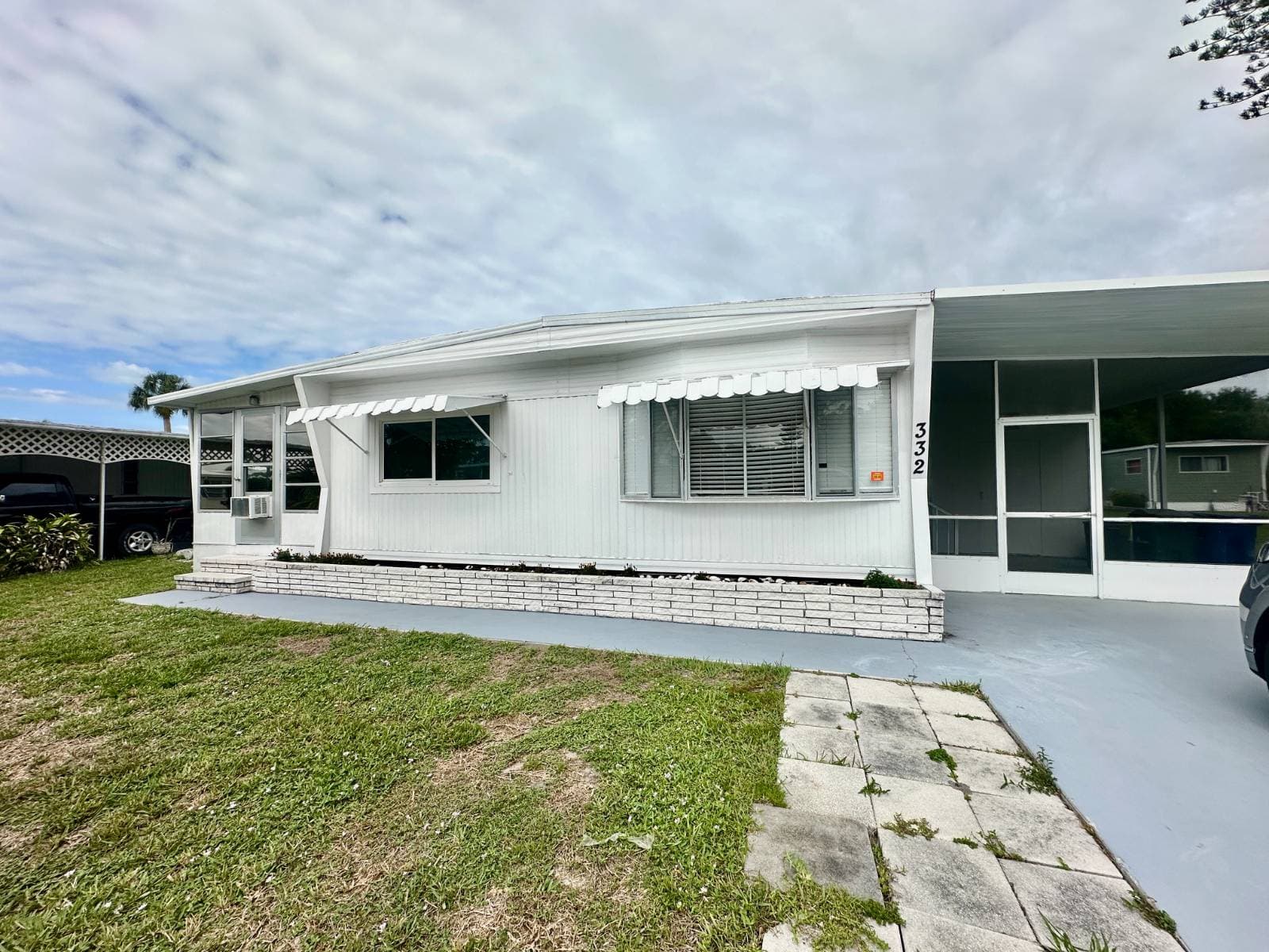 Manufactured home in Nokomis, FL 34275