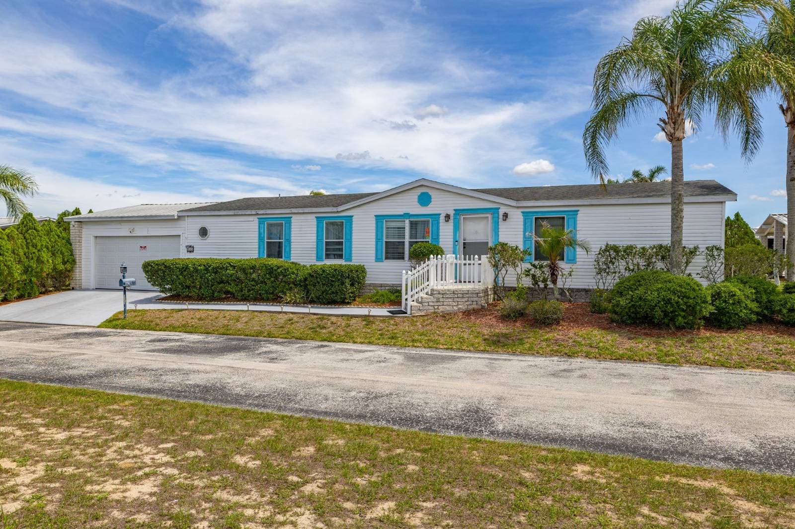 Manufactured home in Davenport, FL 33897