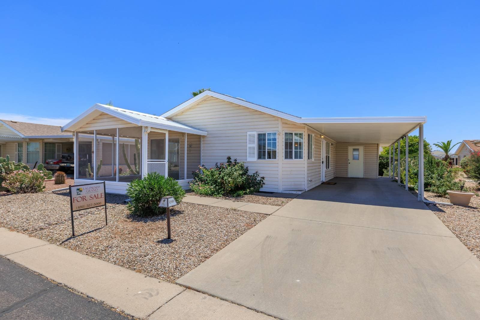 Manufactured home in Mesa, AZ 85209