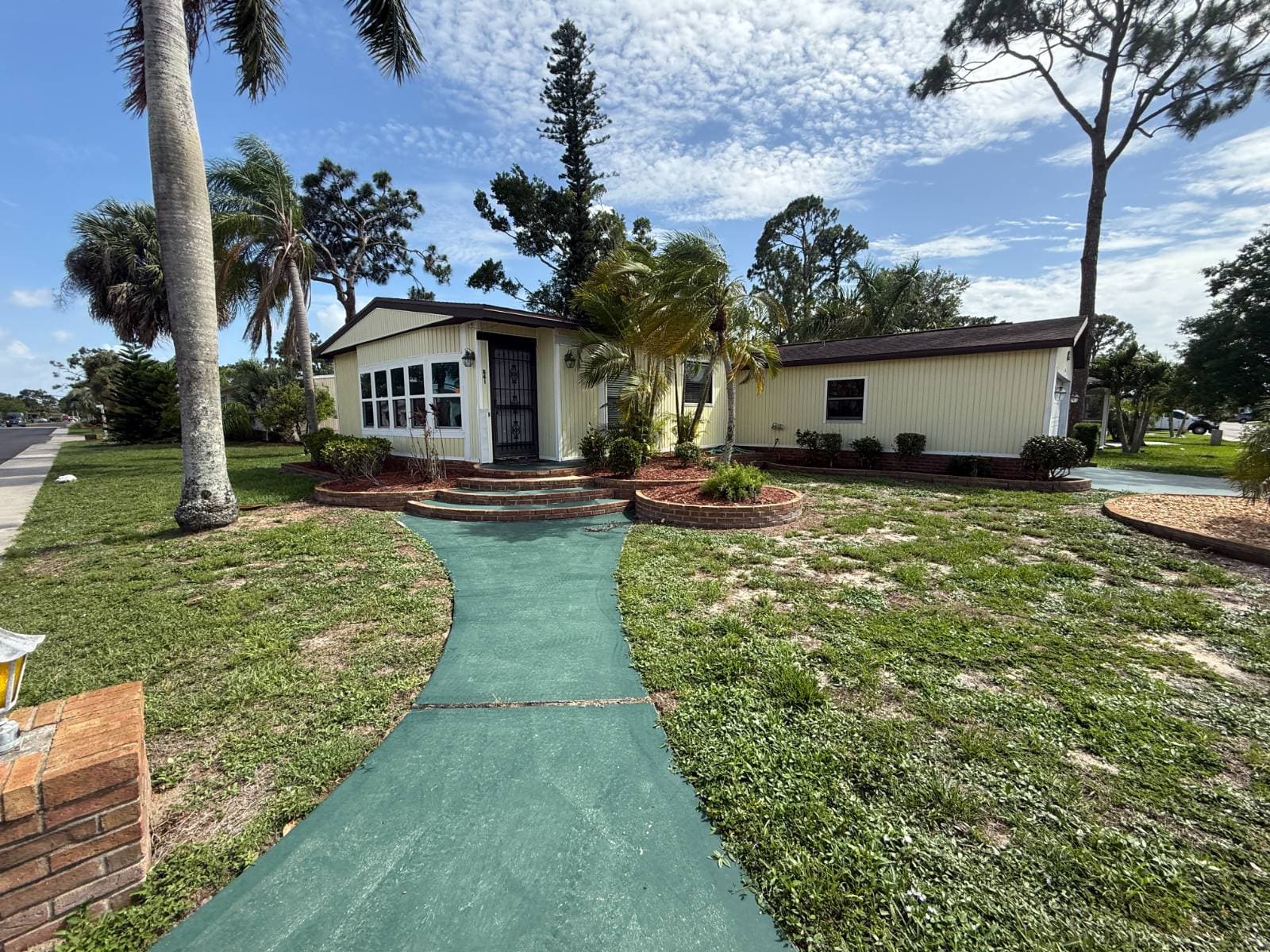 Manufactured home in NORTH FT MYERS, FL 33903