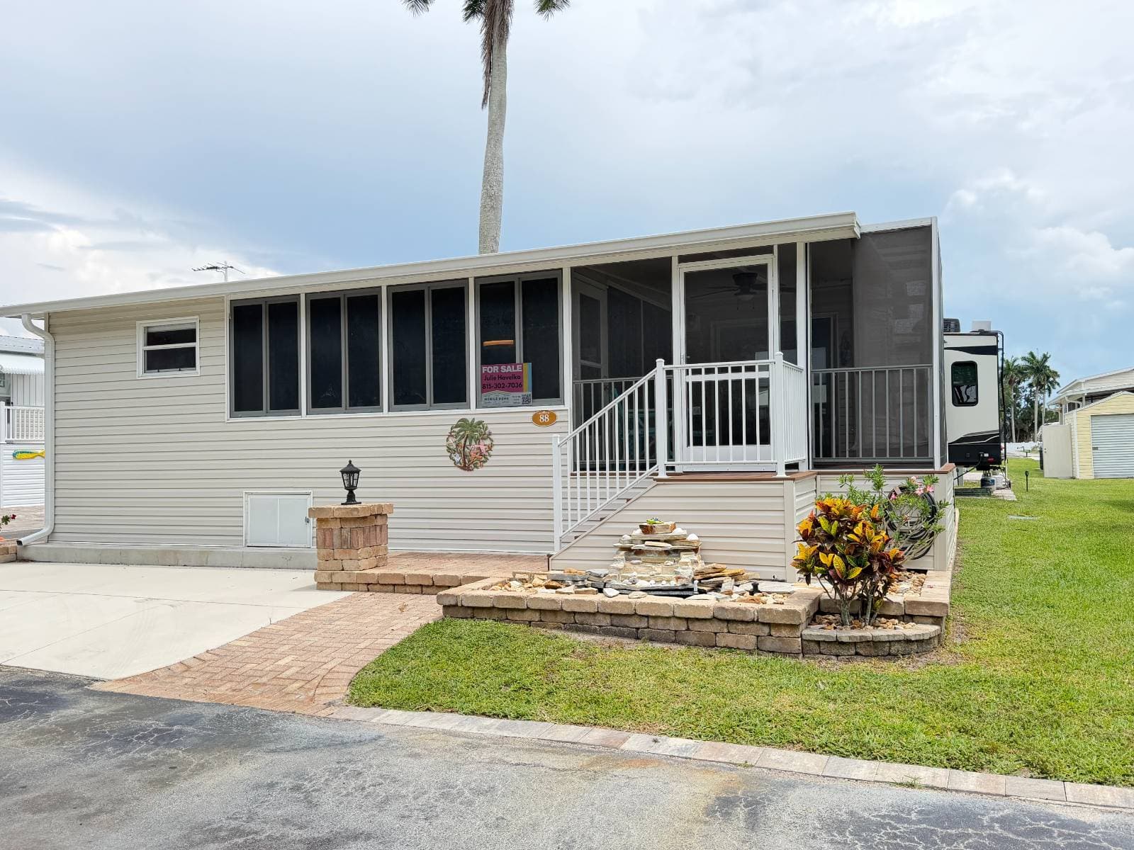 Manufactured home in Fort Myers, FL 33908