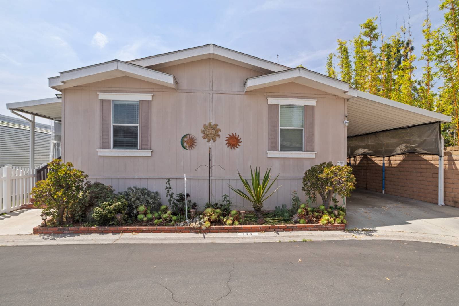 Manufactured home in Stanton, CA 90680