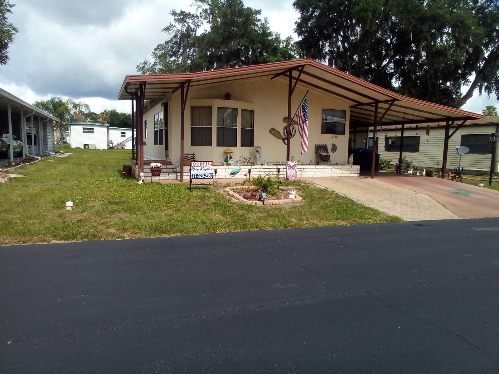 Manufactured home in Zephyrhills, FL 33541