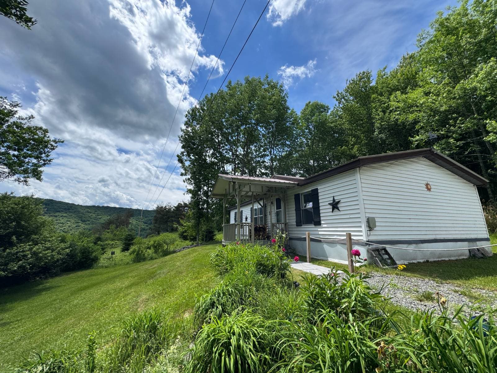 Manufactured home in Delhi, NY 13753