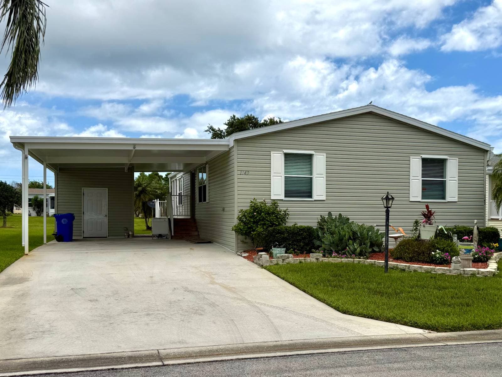 1143 W. Lakeview Drive